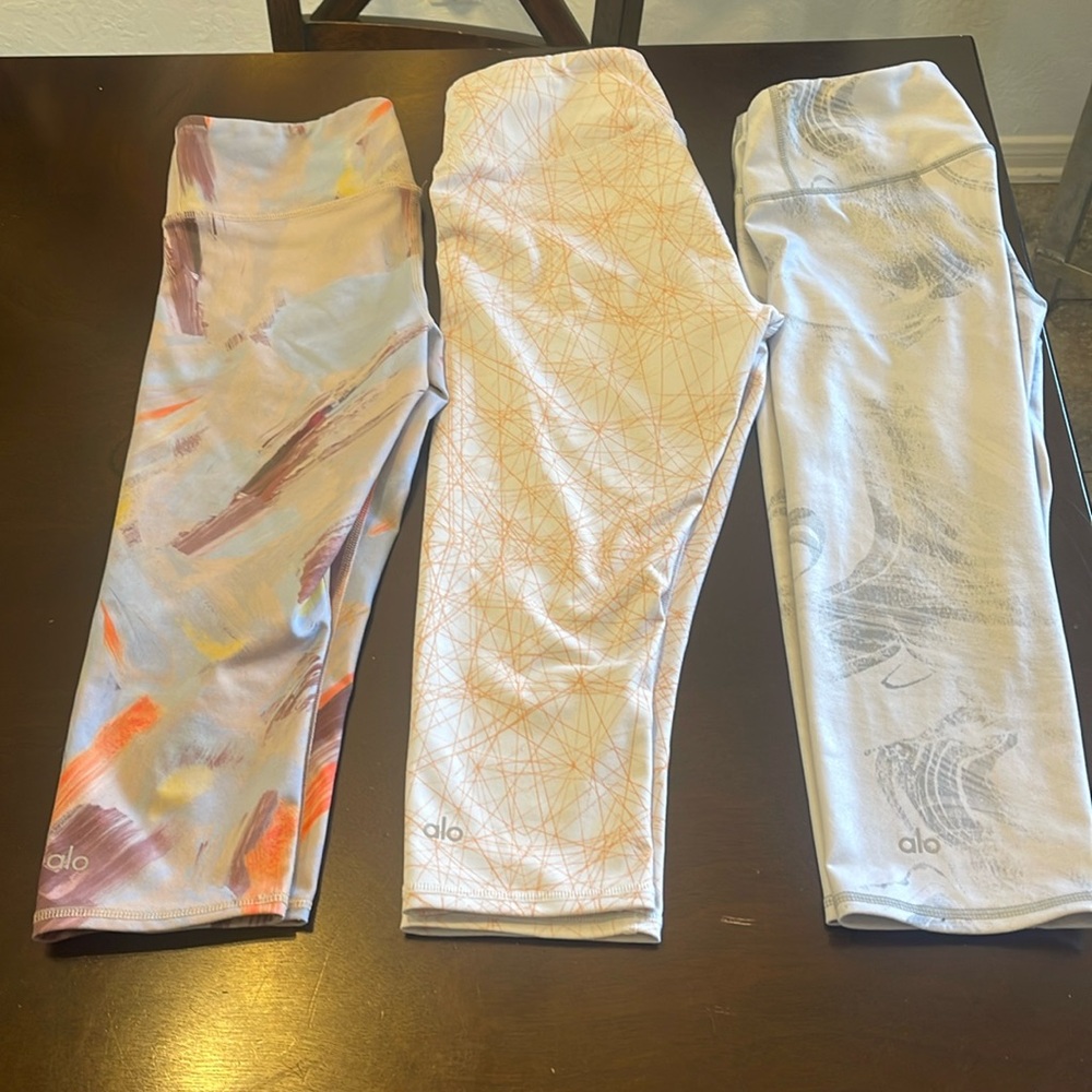 Lot of 3 capri leggings from Alo!